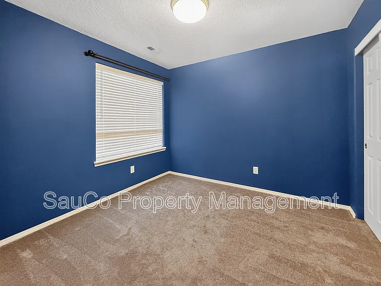 948 SE Elina Ave — Photo 26
