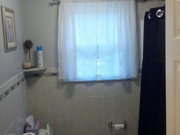 5th image of 216 Woodland Ave