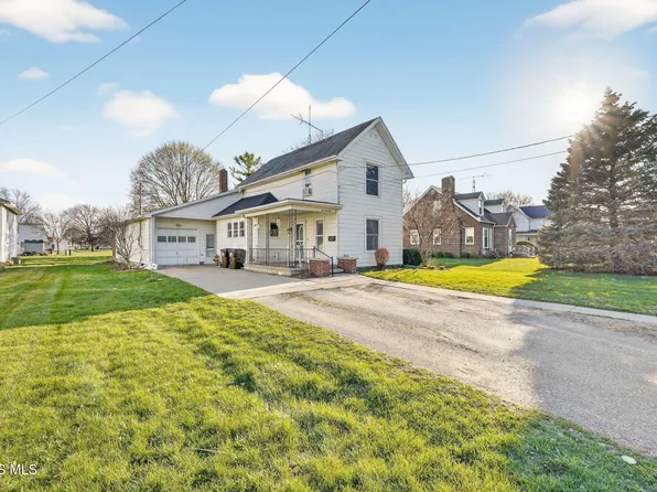 645 W Madison St, Gibsonburg, OH 43431