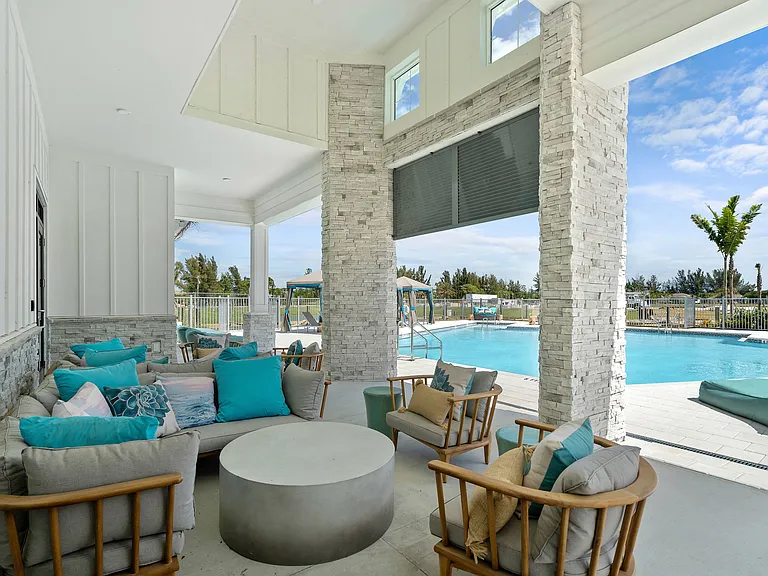Oasis at Surfside — Photo 7