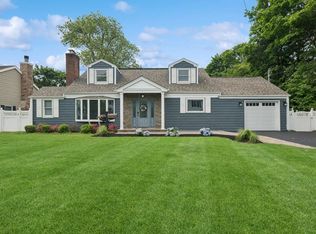 46 Purdy Ln, Amityville, NY 11701