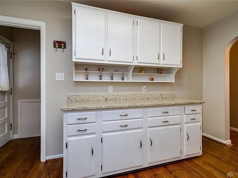 314 Beverly Pl — Photo 17