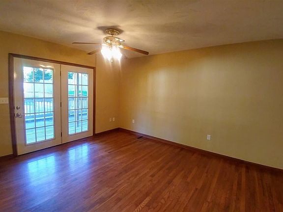 2nd image of 1326 Hillview Dr