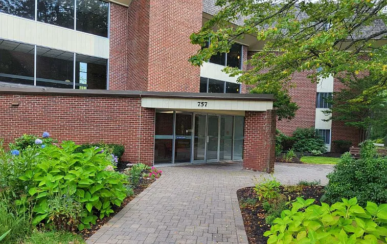 2 bed, 986 sqft, $1,800 — Photo 2