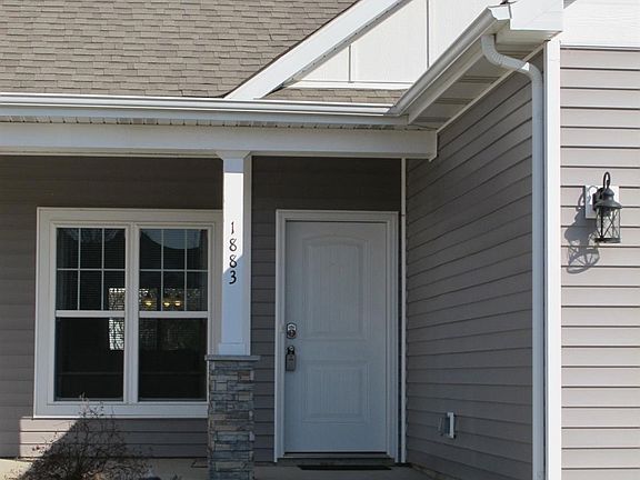 3rd image of 1883 S Creekside Ct