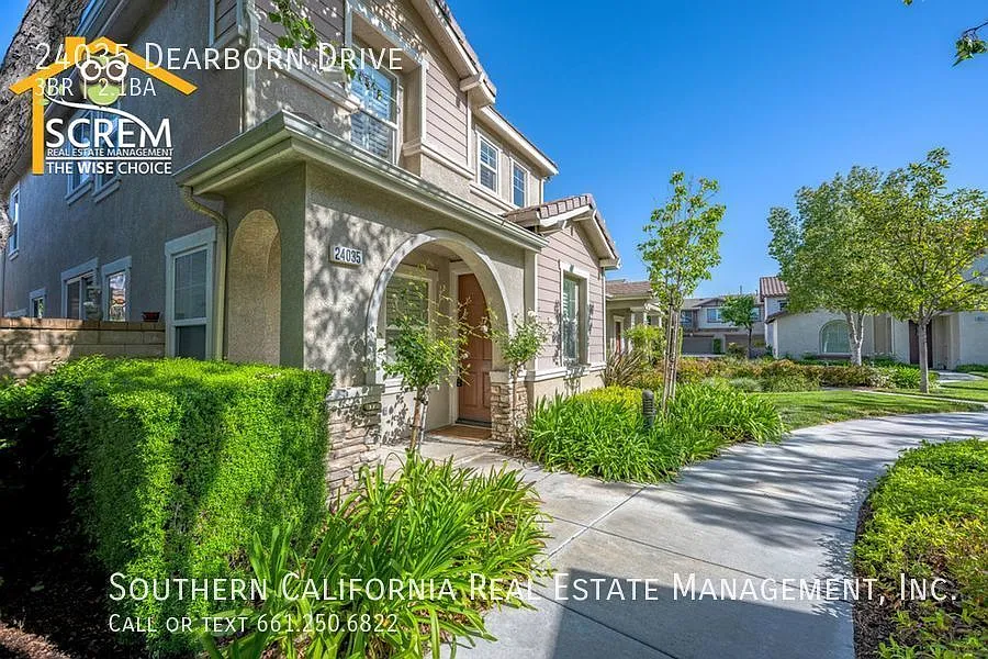 Three Bedroom Creekside Home in Valencia — Photo 2