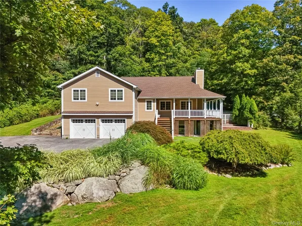 122 Wiccopee Road, Putnam Valley, NY 10579