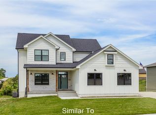 770 Indian Ridge Dr, Waukee, IA 50263