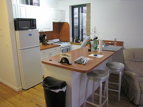 2nd image of 608 E 11th St APT 3A