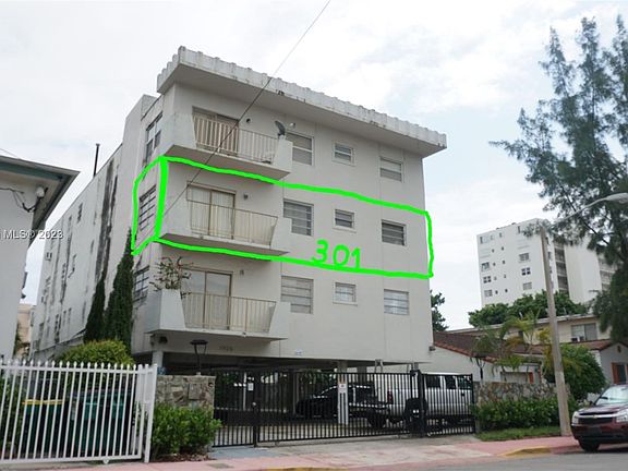2nd image of 7925 Carlyle Ave APT 301
