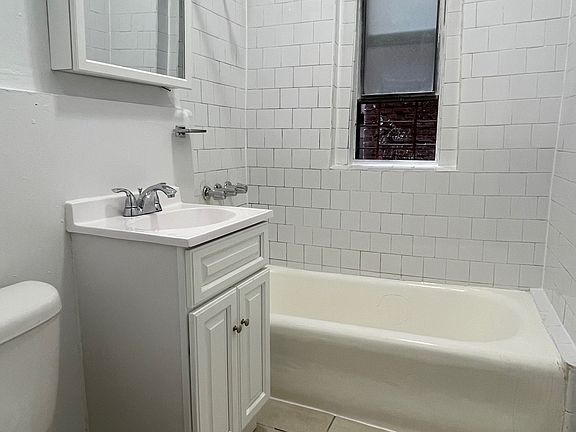 3rd image of 476 W 165th St APT 1C