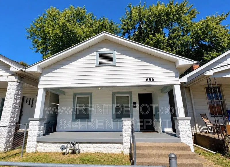 656 E Louisiana St