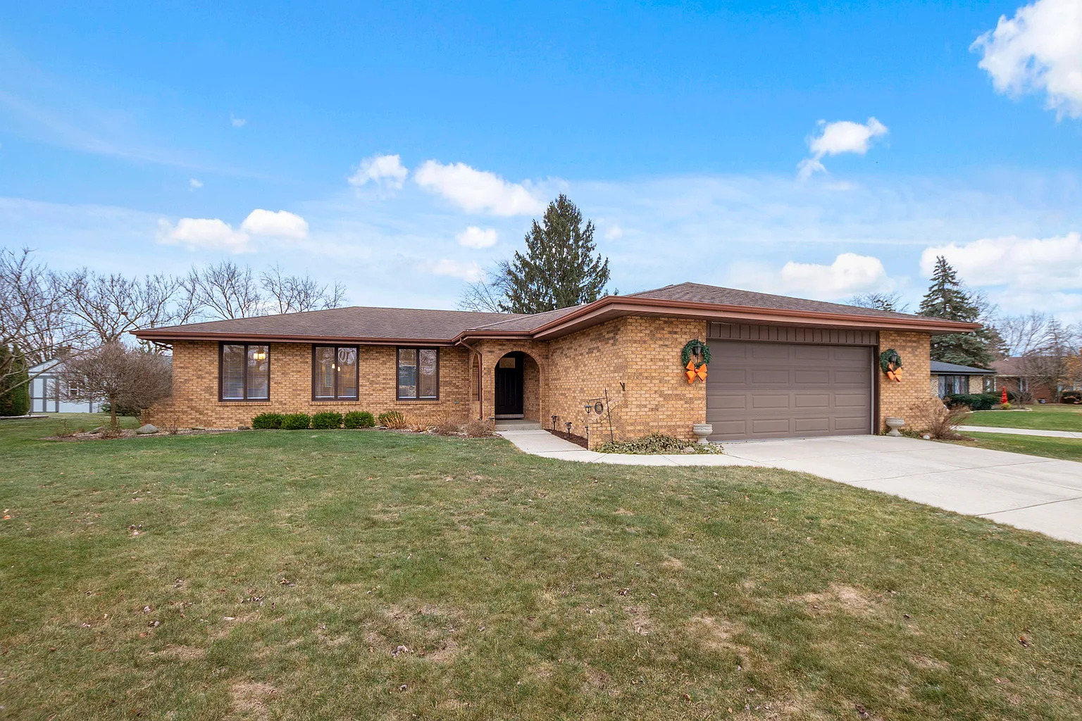 8911 Butterfield Ln photo 1