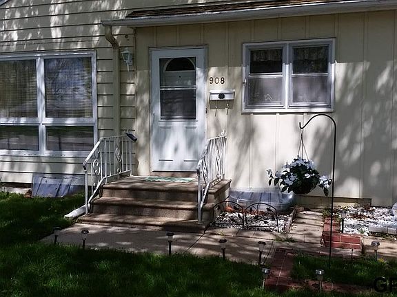 2nd image of 908 W 32nd Ave