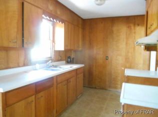 51 Sandclay Dr, Spring Lake, NC 28390