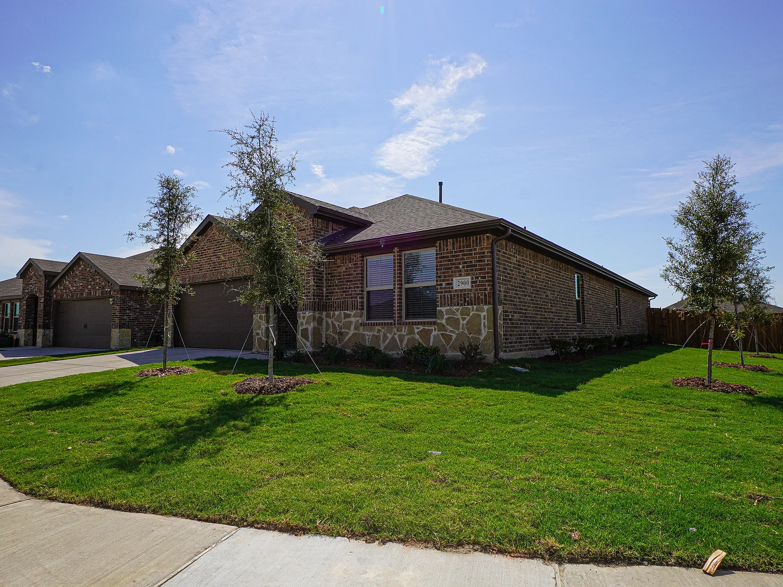 4 bed, 2107 sqft, $2,500 — Photo 2