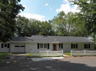 27 Quell Ct, Cheshire, CT 06410