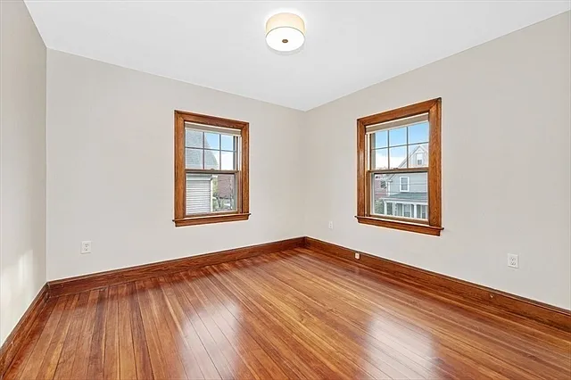 52 Linden St — Photo 16