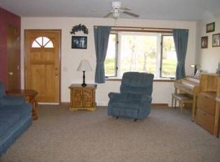 W5399 Manowa Trl, Elkhorn, WI 53121