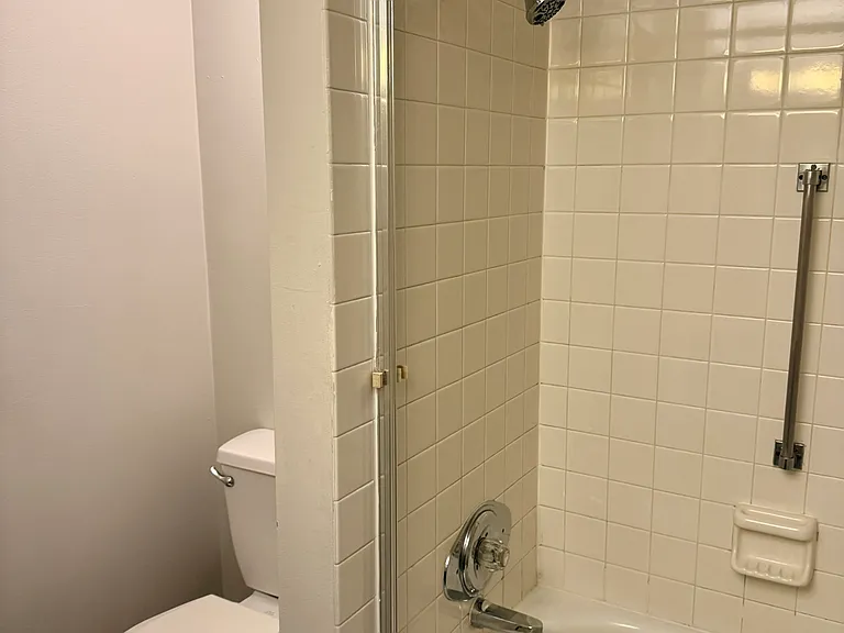 411 E Market St #103B — Photo 10