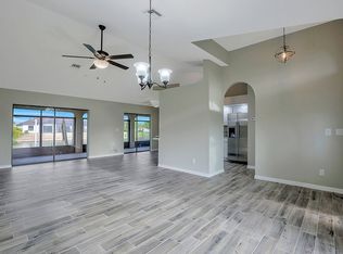 405 NE 17th Pl, Cape Coral, FL 33909