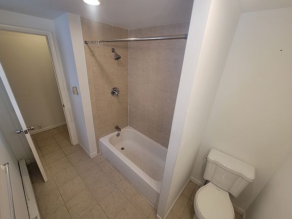 2nd image of 848 N 22nd St APT 1R