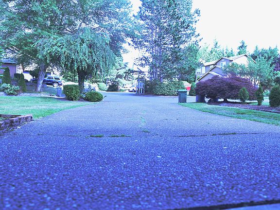 Generous Driveway - park up to 4 cars.