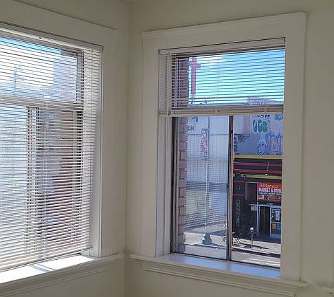 4th image of 498 25th St #9