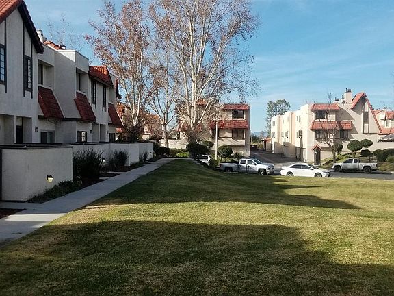 3rd image of 27642 Nugget Dr APT 2