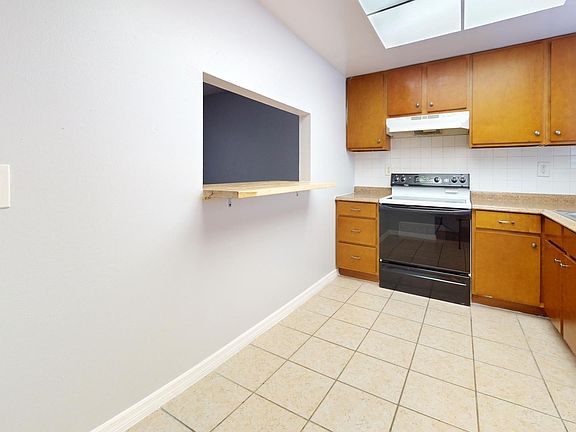 2nd image of 2151 Alicia Dr #C