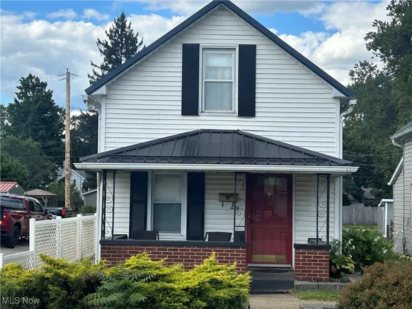 1124 Chestnut St, Coshocton, OH 43812