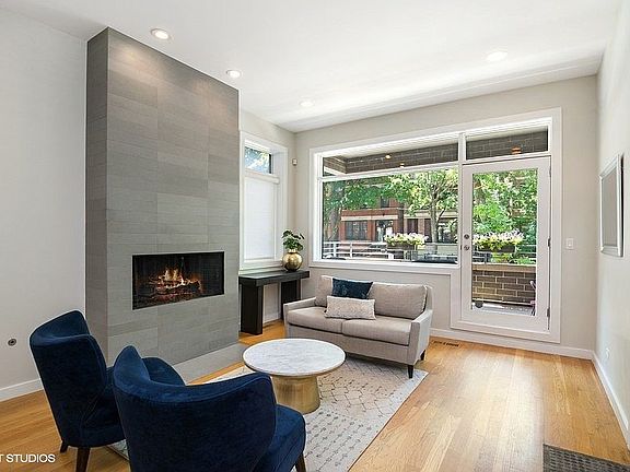 2nd image of 923 N Winchester Ave #1