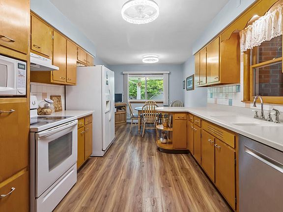 4th image of 68 Oakwood STREET