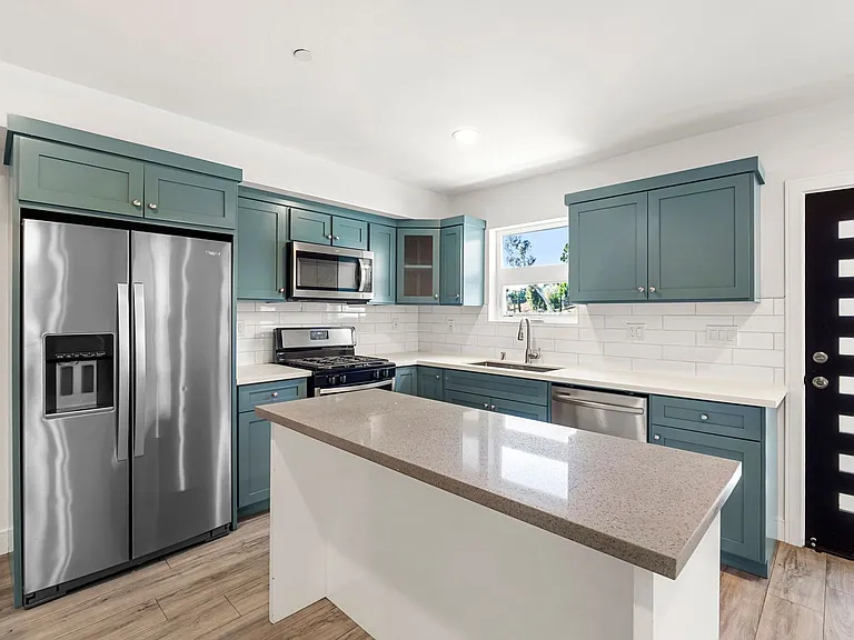 2414 S West View St — Photo 18