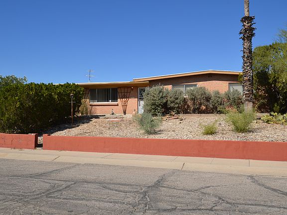 2nd image of 2770 W Calle Carapan