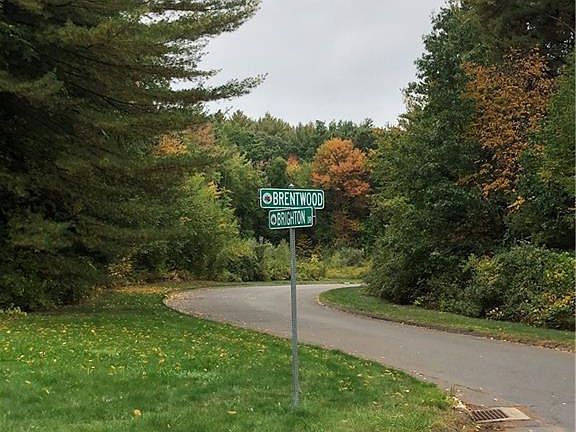 3rd image of 64 Brighton Dr