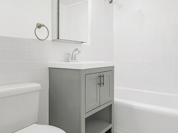 5th image of 333 E 46th St APT 8B