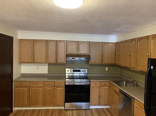 3rd image of 118 Parker St APT 22