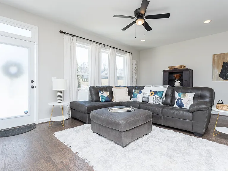 3381 Monterey Dr — Photo 10