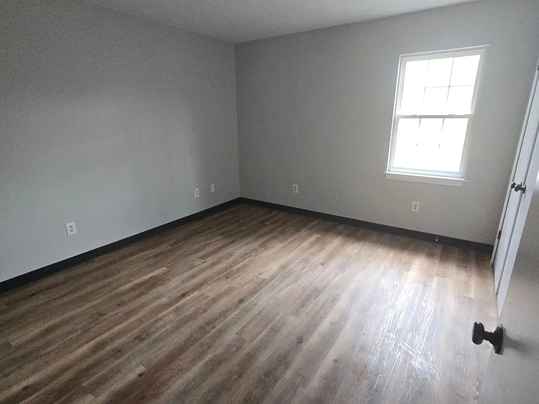429 N Wilson Ave — Photo 5