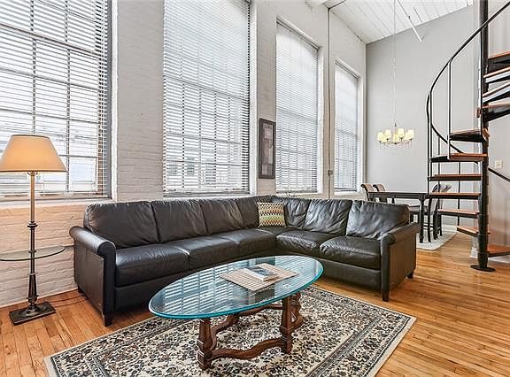 3rd image of 920 Poeyfarre St APT 303