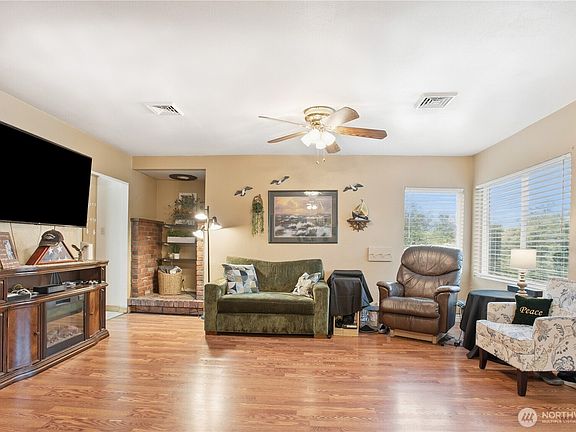 5th image of 3506 Columbia Heights Road