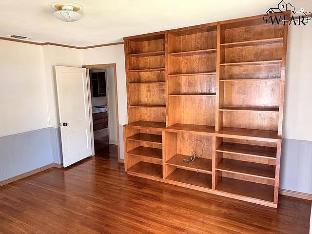 1652 Dayton Ave — Photo 3