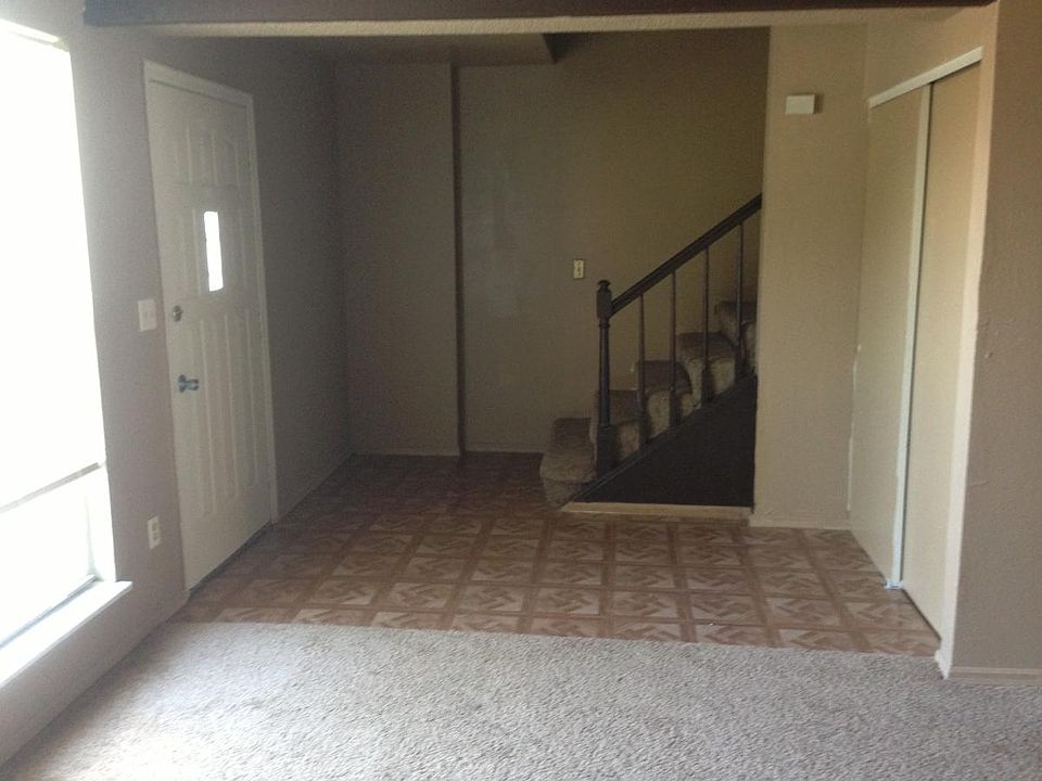 1st image of 207 Northport Hills Dr