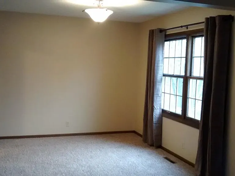 2214 Hayes Ave — Photo 9