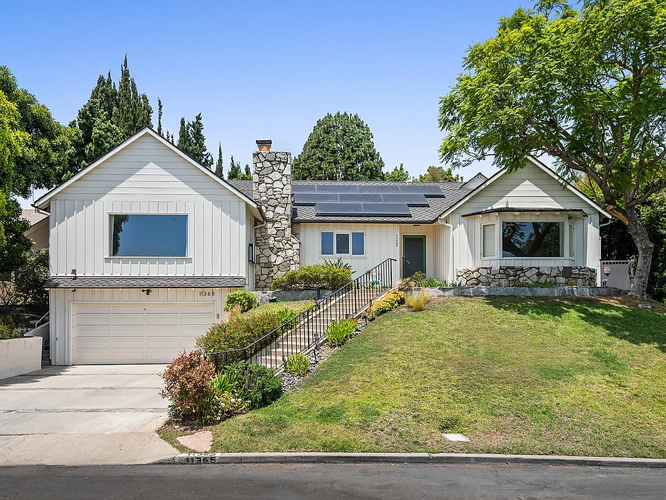 11365 Thurston Pl