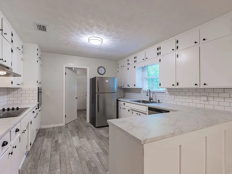 5018 Country Rd #214 — Photo 15
