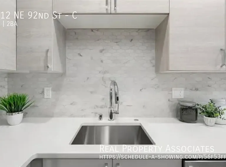 1012 NE 92nd St #C — Photo 11