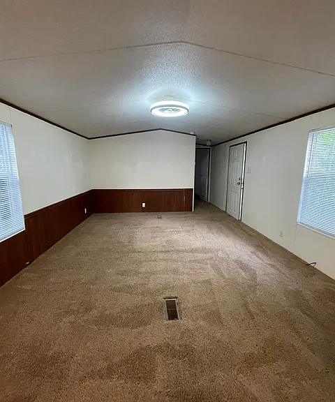 30 Aqua Dr — Photo 2