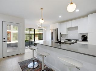 400 E 30th St APT 204, Austin, TX 78705